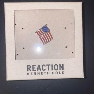 Reaction Kenneth Cole flag pin